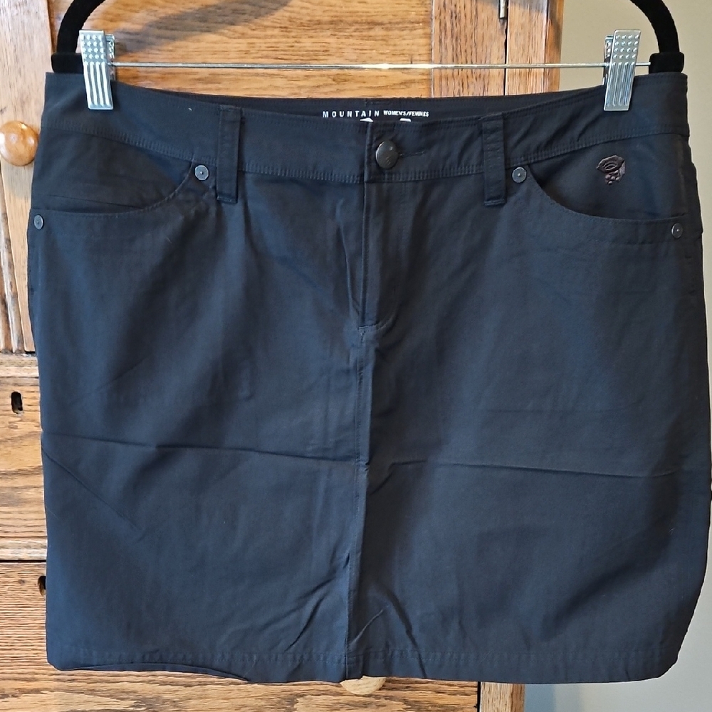 👟 Mountain Hardwear Black Mini Skirt